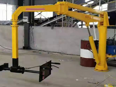 Puoliautomaattinen laitteisto